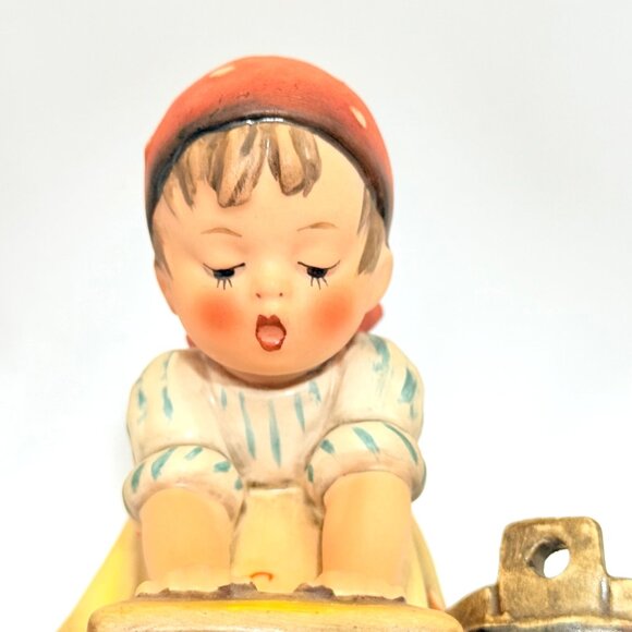 Goebel Hummel #363 Big Housecleaning - TMK5- West Germany (1970s) - Picture 9 of 12